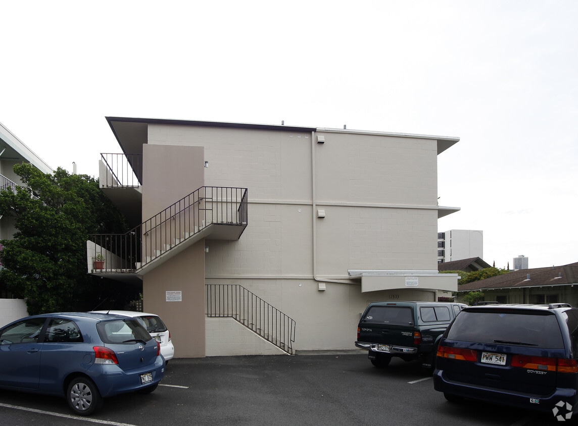 Building Photo - 1533 Liholiho St