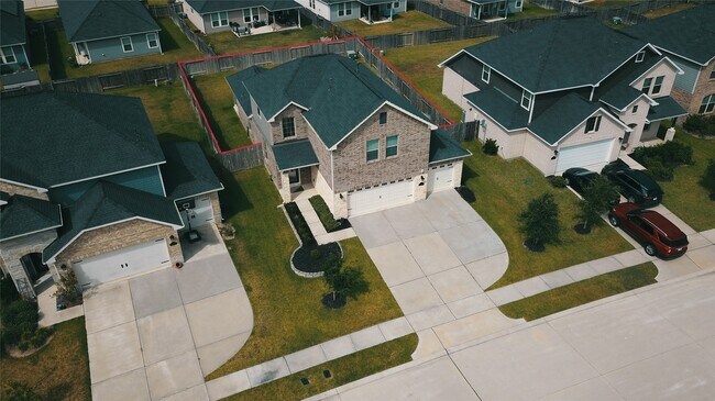 Building Photo - 31407 Black Frst Xing