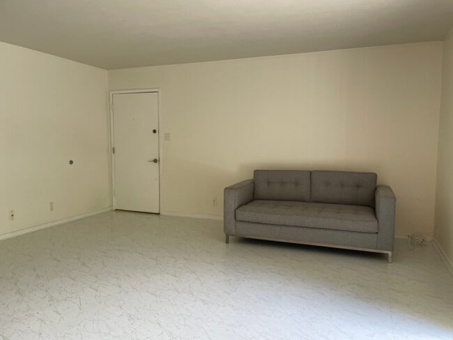 Living Room - 1925 46th Ave