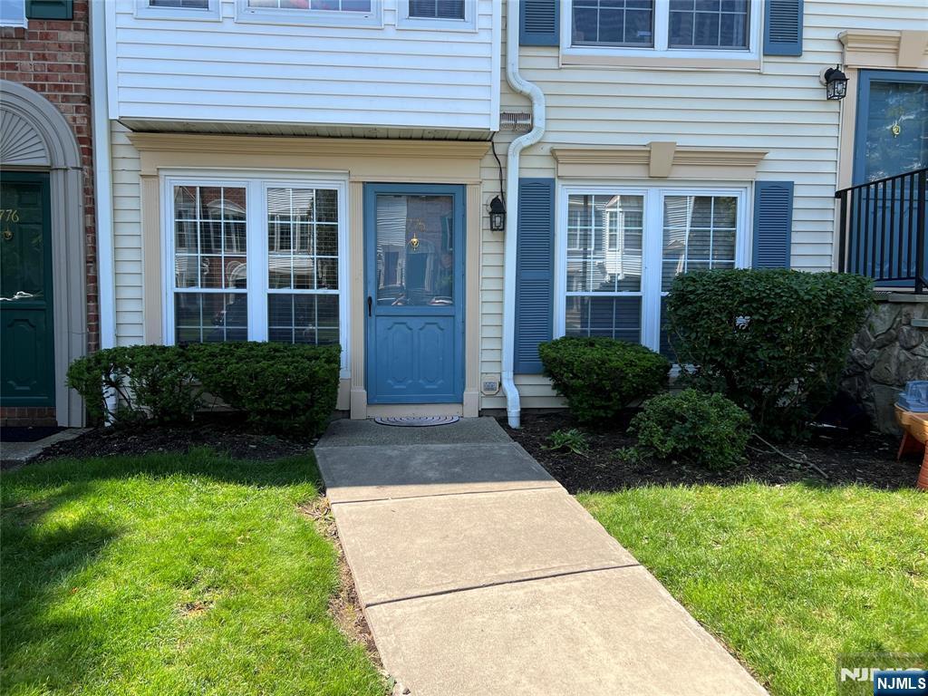 Primary Photo - 775 Sassafras Ct