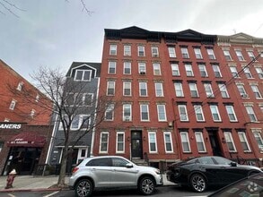 Building Photo - 627 Willow Ave