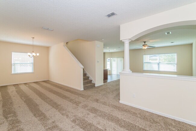 Foto del edificio - 451 Forest Meadow Ln