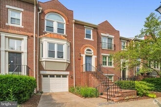 Building Photo - 3915 Courtland Cir