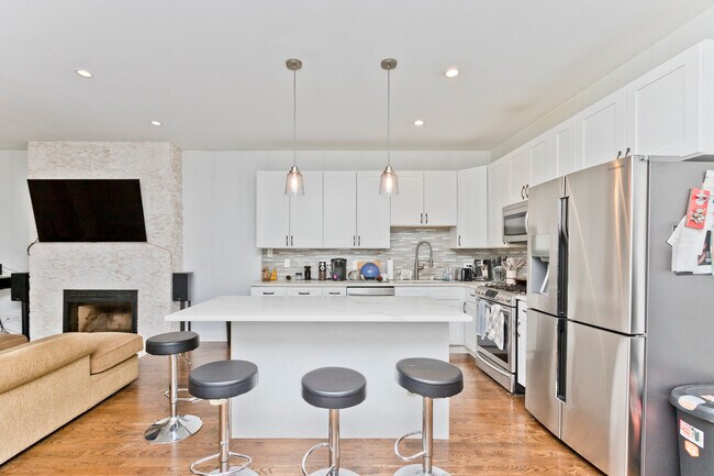 Foto del edificio - 857 W Wrightwood Ave