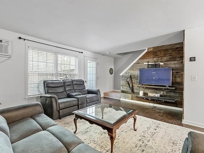 Building Photo - 13 Berrington Rd