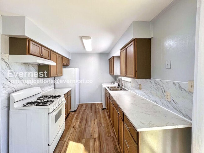 Building Photo - 5 Laurice Cir