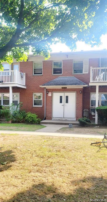 Primary Photo - 9 C Hemlock Dr