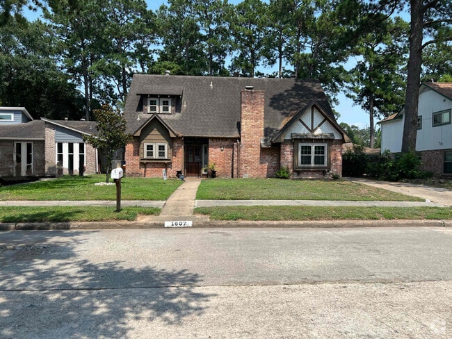 Building Photo - 1607 N Hollow Dr