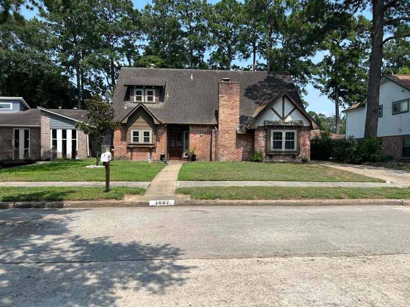 Foto principal - 1607 N Hollow Dr