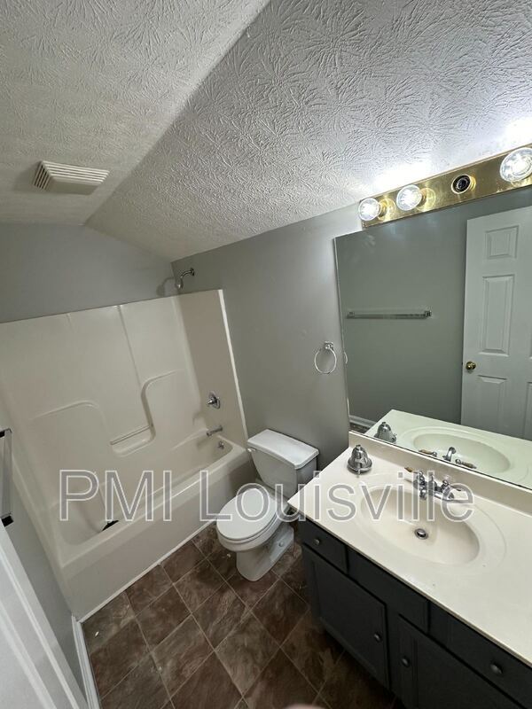 Foto del edificio - 11407 Catalpa View Ct