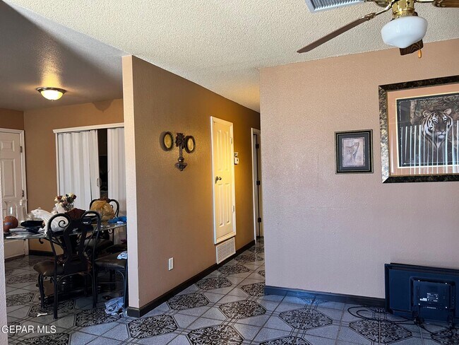 Building Photo - 3924 Tierra Alamo Dr