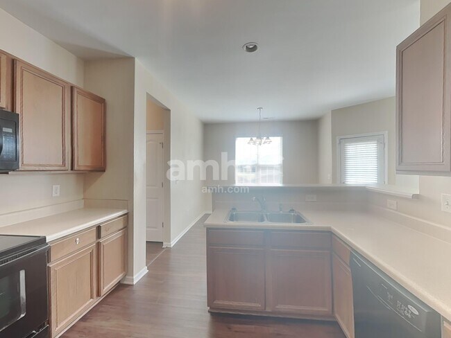 Foto del edificio - 98 Jade St