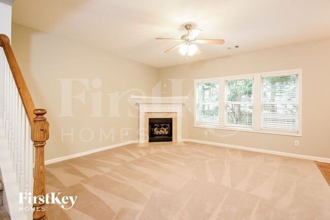 Foto del edificio - 415 Belmont Way