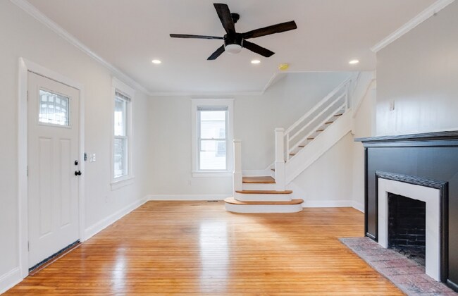 Building Photo - 4202 Fairview Ave