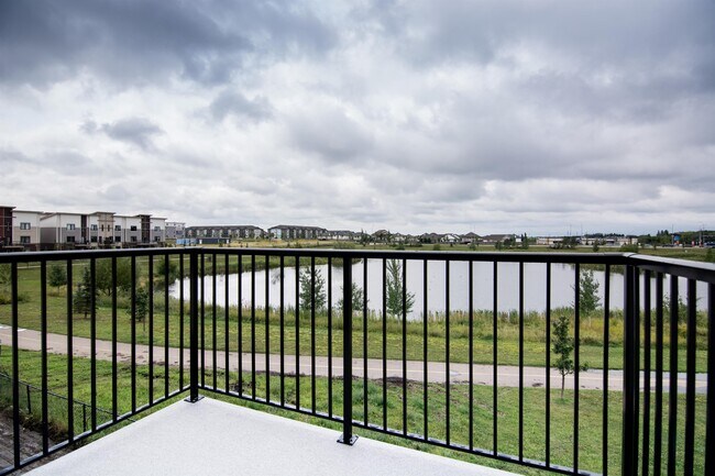 Building Photo - 655-655 Watt Blvd SW