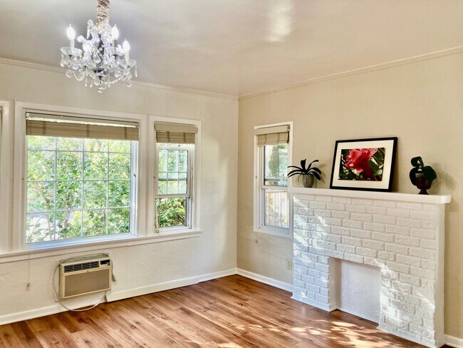 Foto del edificio - 430 S Oakhurst Dr