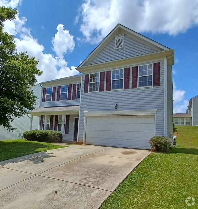 Hamilton Lakes Apartments for Rent with Parking Charlotte, NC 1