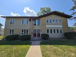 Building Photo - 1500 Camellia Dr
