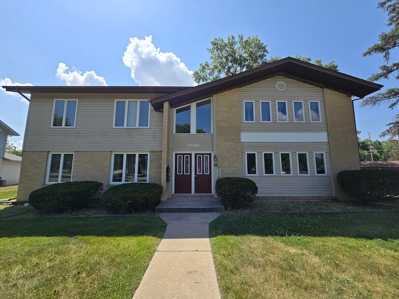 Primary Photo - 1500 Camellia Dr