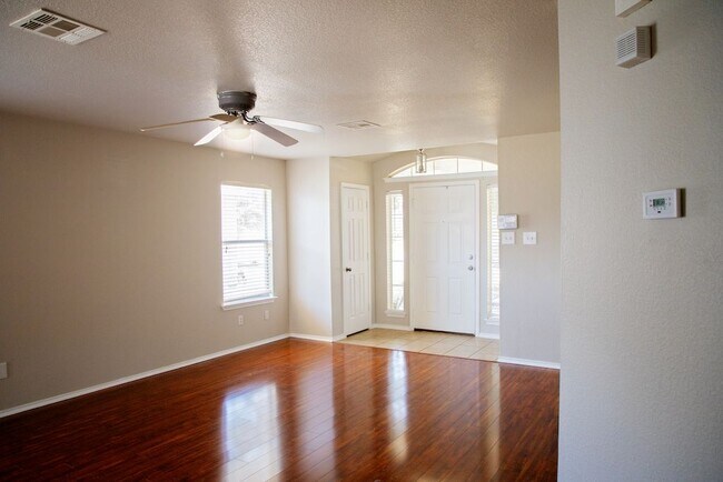 Building Photo - 135 Holmstrom St