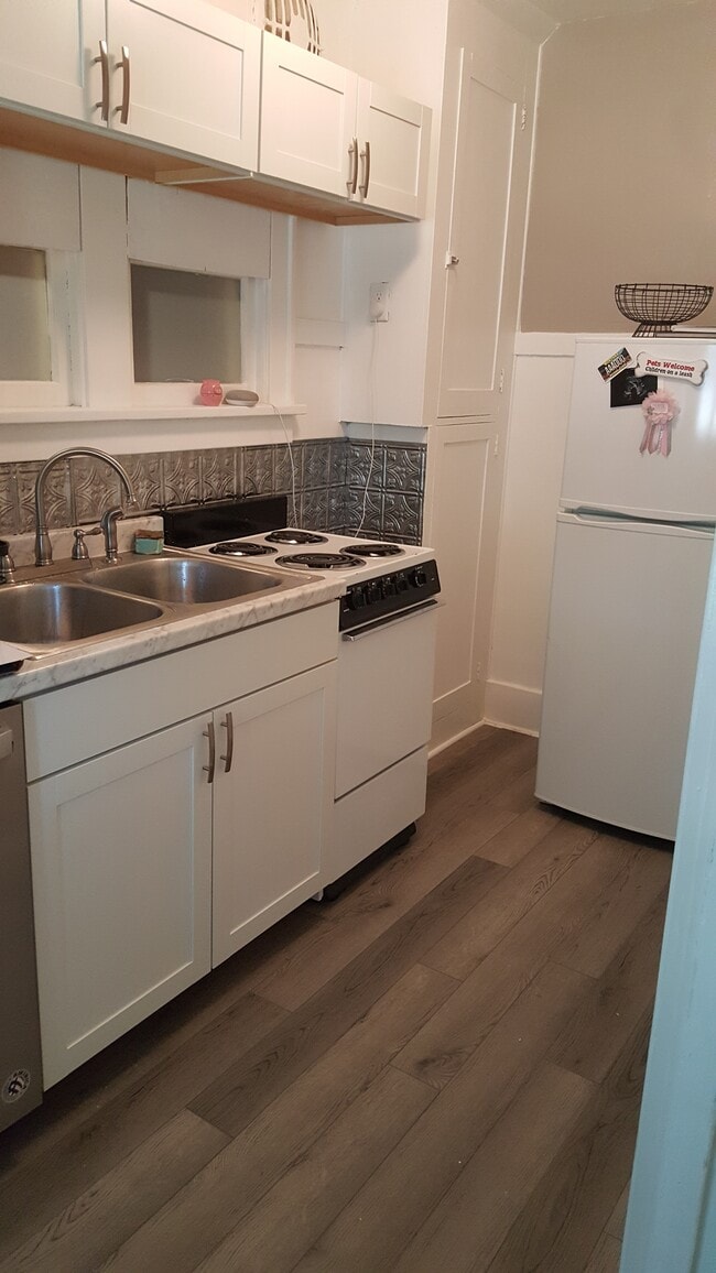 Building Photo - Bozeman