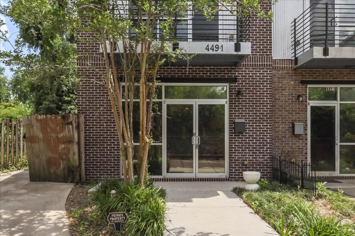 3 Bedroom Townhome in All Saints District!... - 3 Bedroom Townhome in All Saints District!...