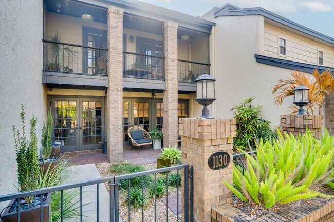 Building Photo - Exquisite 3 bedroom 2.5 bath two-story Executive Condo in Winter Park with 2-Car Garage