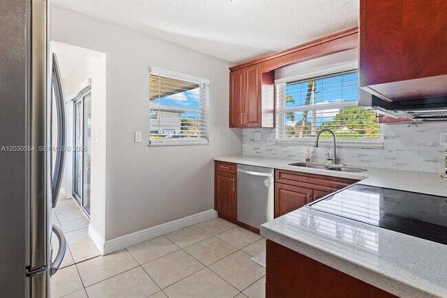Building Photo - 4119 Coral Springs Dr