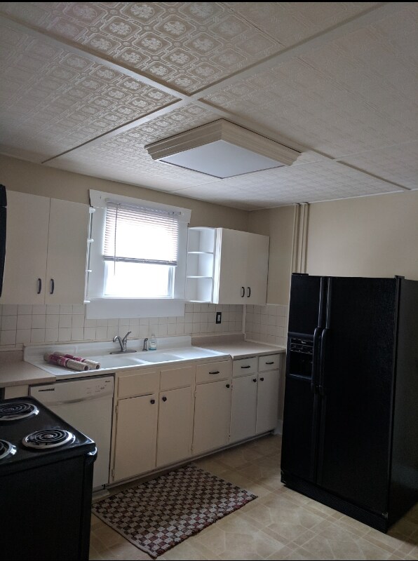 Building Photo - 427 W Bel Air Ave