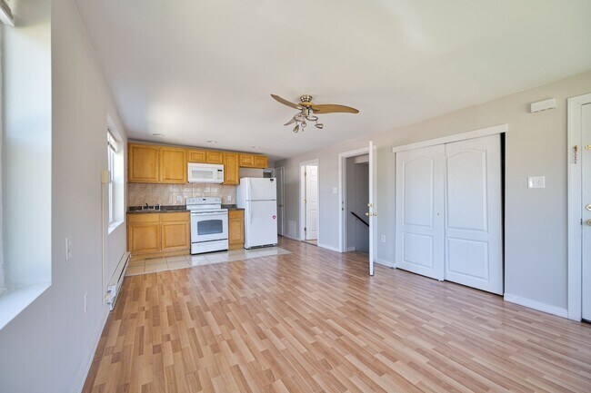 Foto del edificio - 1554 Beverly Rd