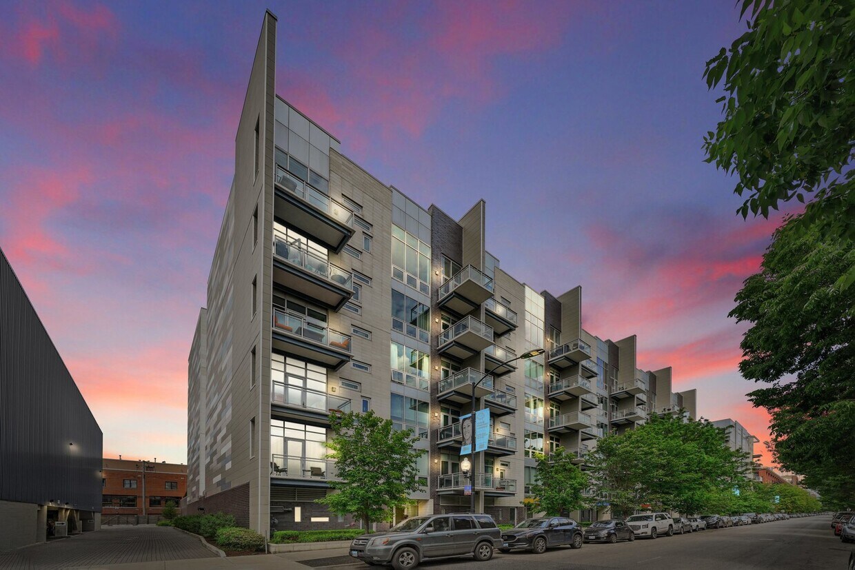 Foto principal - 1128 W Adams St