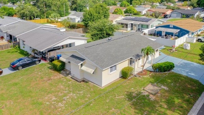 Building Photo - Beautiful 2/2 ~1000Sq. Ft. with NEW floors...