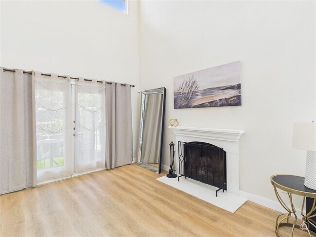 Foto del edificio - 5306 Beacon Dr