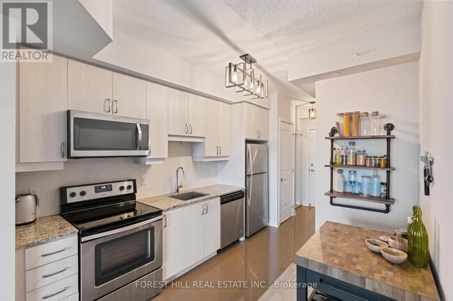 Building Photo - 9201 Yonge St