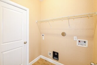 Building Photo - 2123 Witham Park Ln