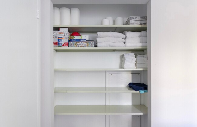 Building Photo - 6139 Edsall Rd