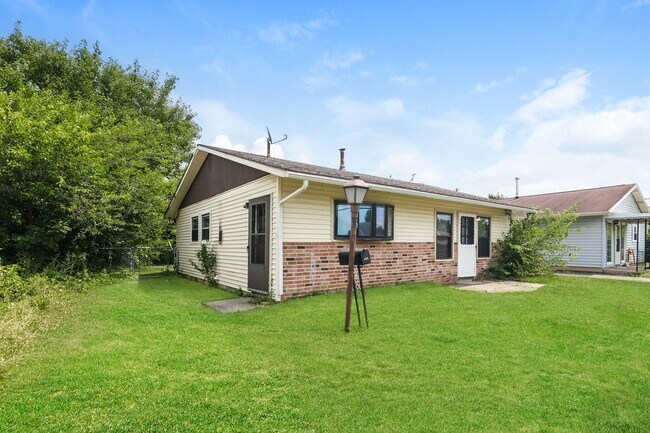 Foto del edificio - 3 Bed 1 Bath Single Family Home in Springfield!