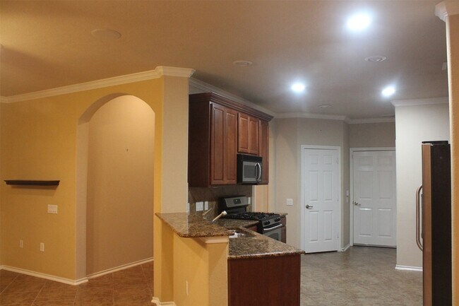 Building Photo - 111 W Kentwick Pl