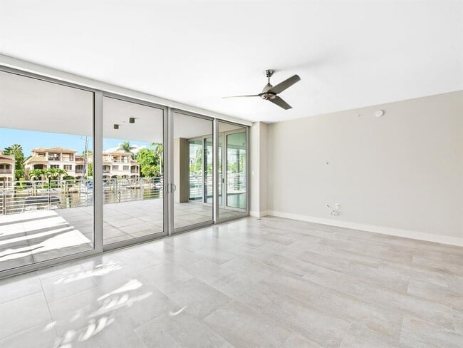 Building Photo - 133 Isle of Venice Dr