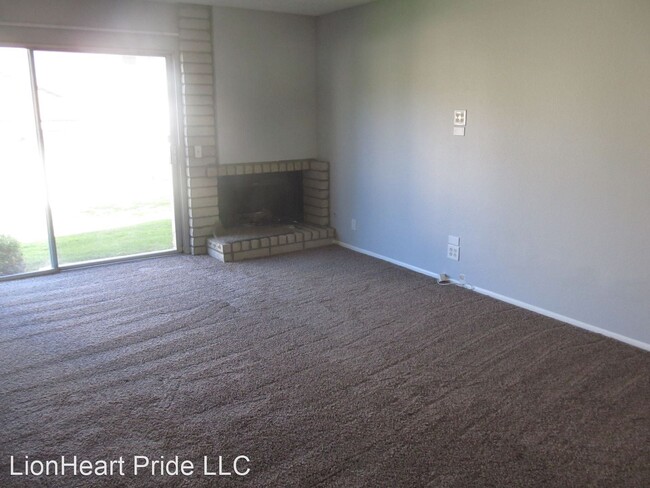 Building Photo - 3 br, 2.5 bath House - 5593 Vista Del Rio