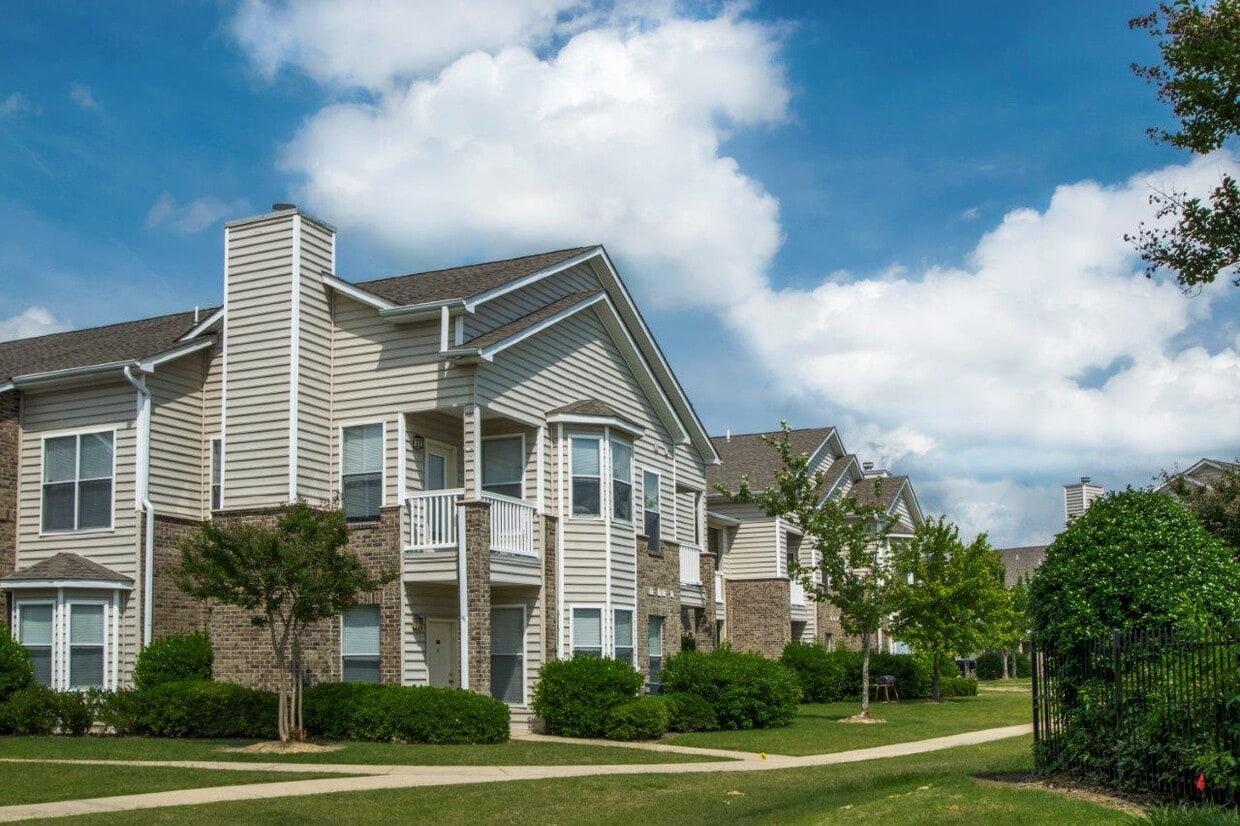 Primary Photo - Waterford Place Apartment Homes