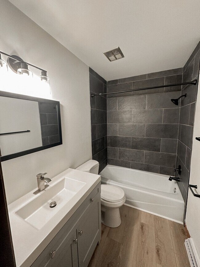 Foto del edificio - Raymond Rd Duplex