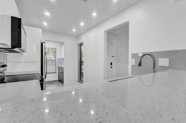 Building Photo - 8036 NW 41st Ct