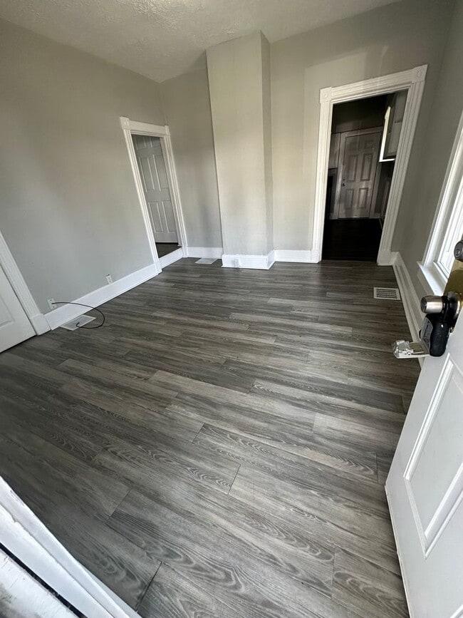 Foto del edificio - 3 BEDROOM 1 BATH NEWLY REMODELED in HAMILTON