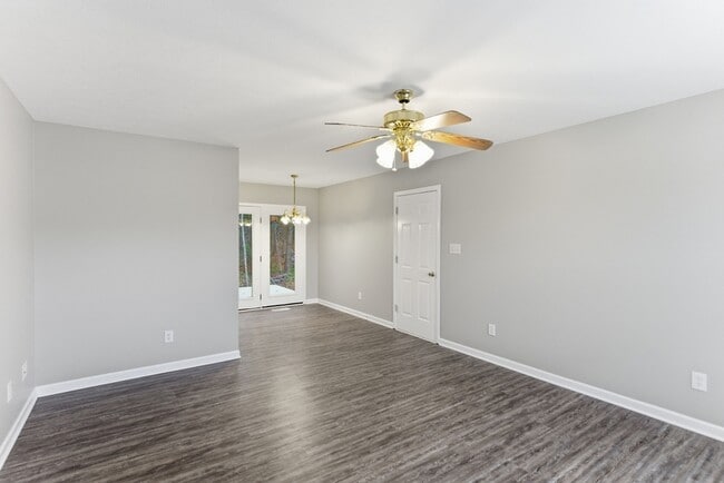 Building Photo - 2806 Wendi Ann Dr