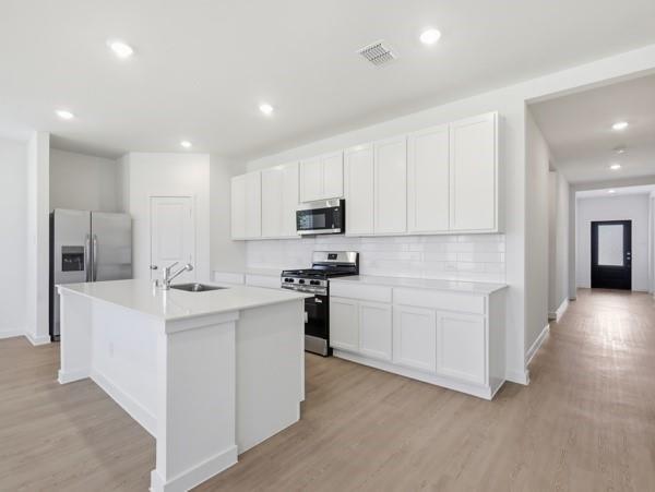 Foto del edificio - 7001 Camphor Ct