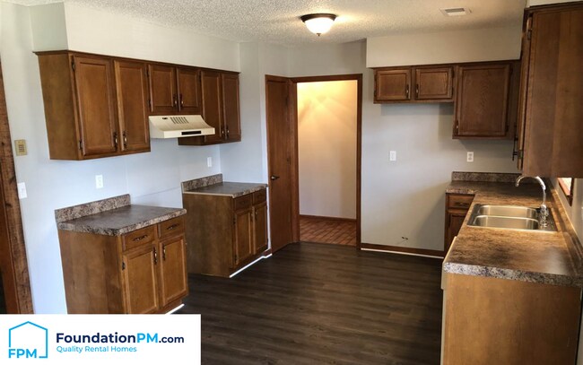 Foto del edificio - 3921 Ross Rd