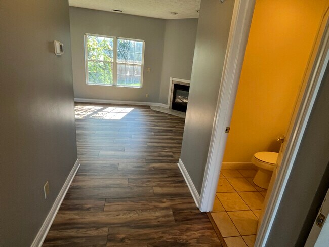 Foto del edificio - 2007 Halyard Ln