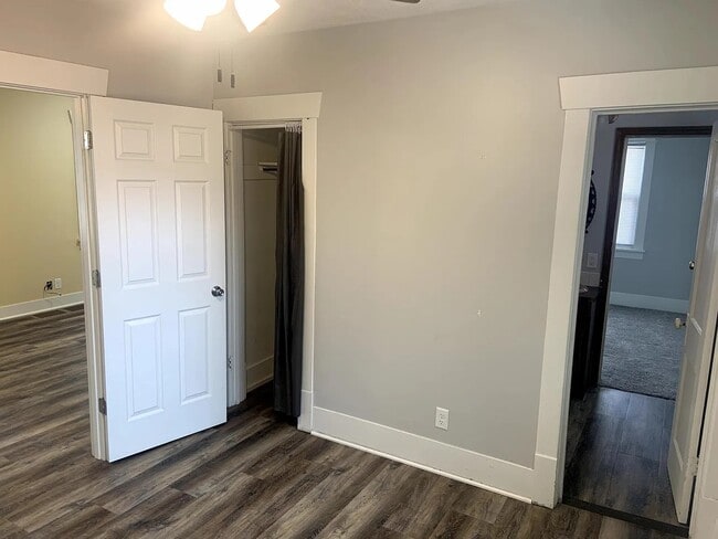 Photo - 411 Voorhis St House