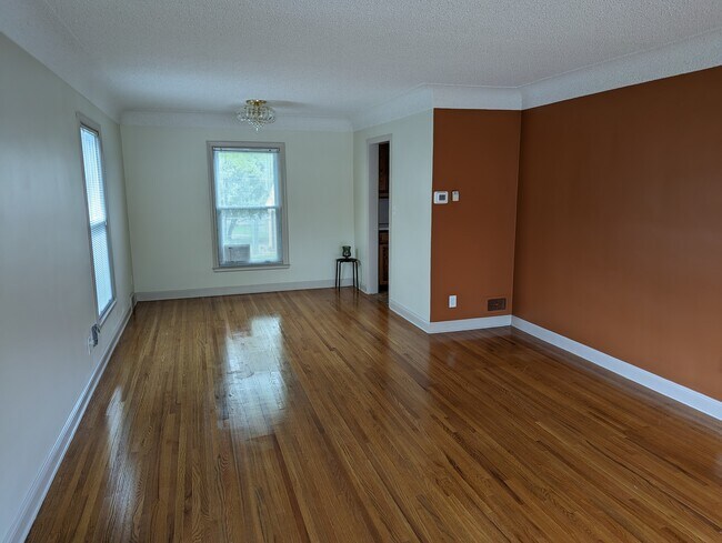 Foto del edificio - 621 N Sheridan Ave